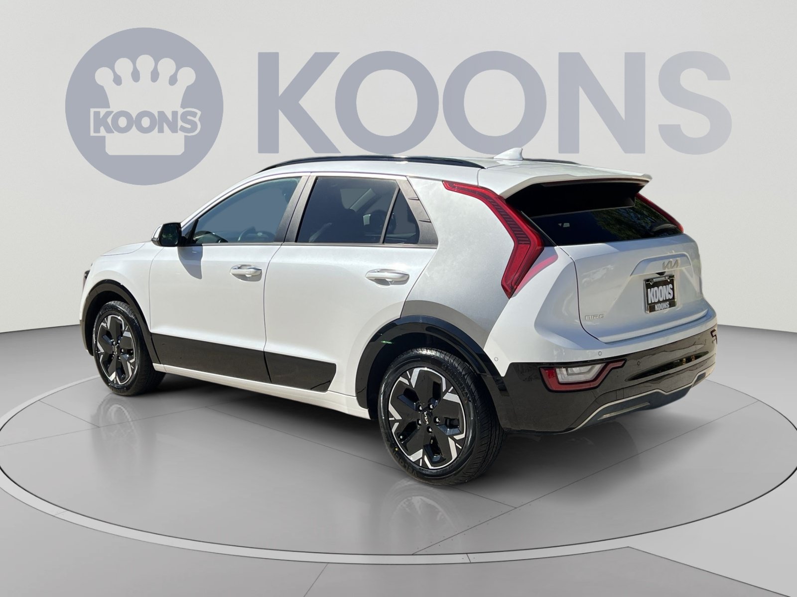 Used 2023 Kia Niro Wave w/ Wave Preserve Package FWD image 4