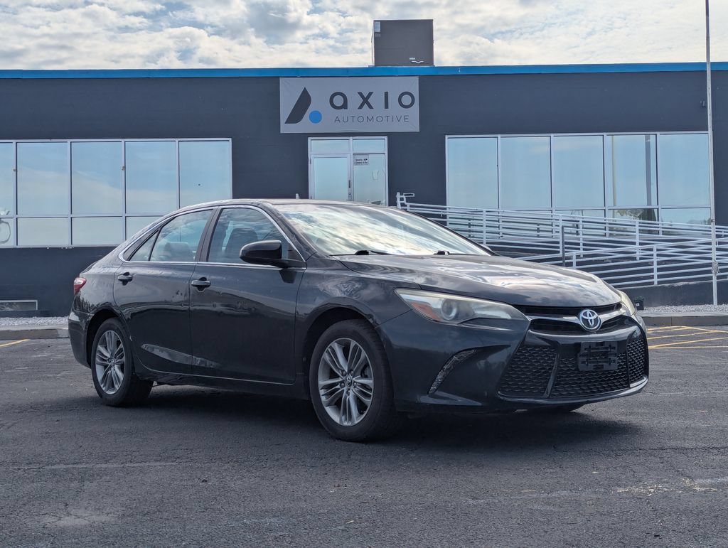 Used 2017 Toyota Camry SE w/ Moonroof Package