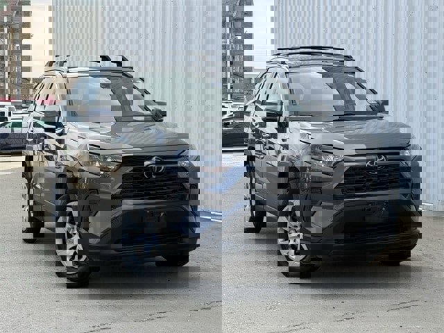 Used 2019 Toyota RAV4 LE w/ Carpet Mat Package image 2