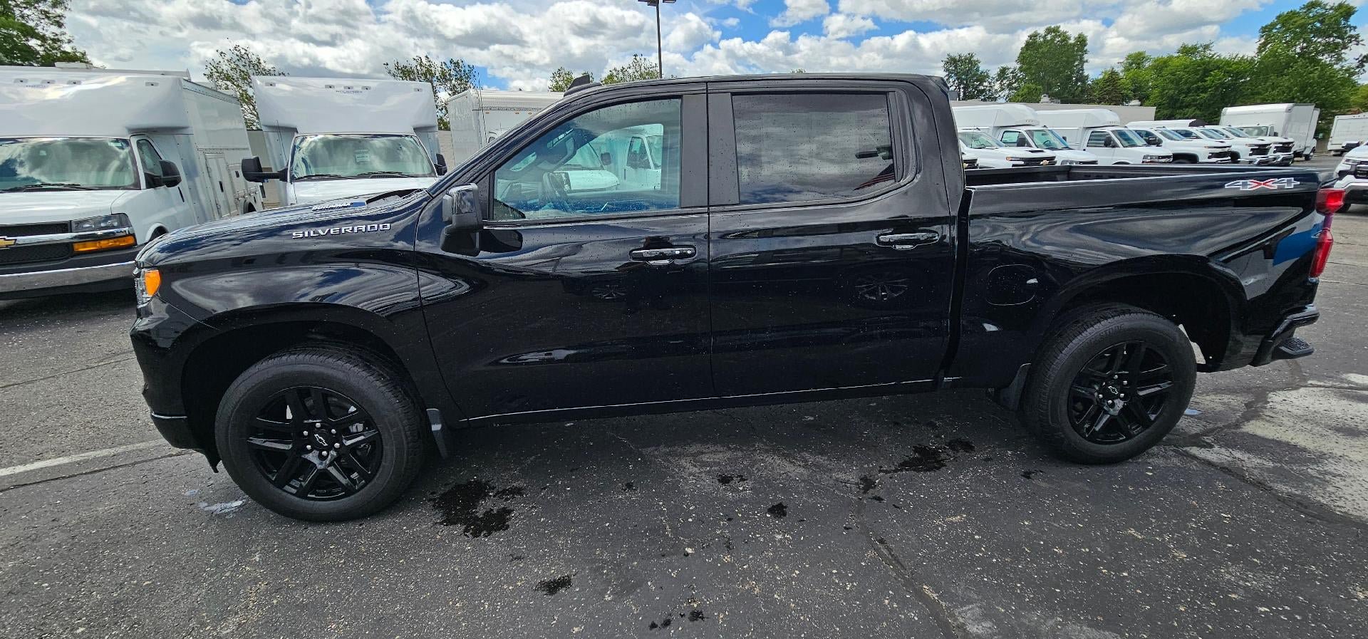 Used 2023 Chevrolet Silverado 1500 RST w/ LPO, Dark Essentials Package AWD/4WD image 4