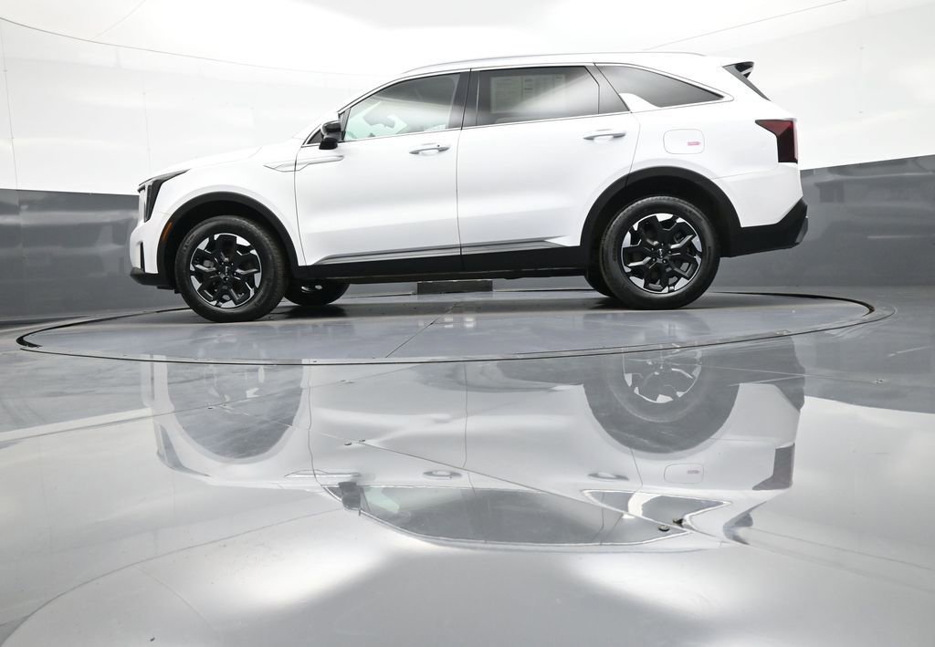 Certified 2024 Kia Sorento S image 33