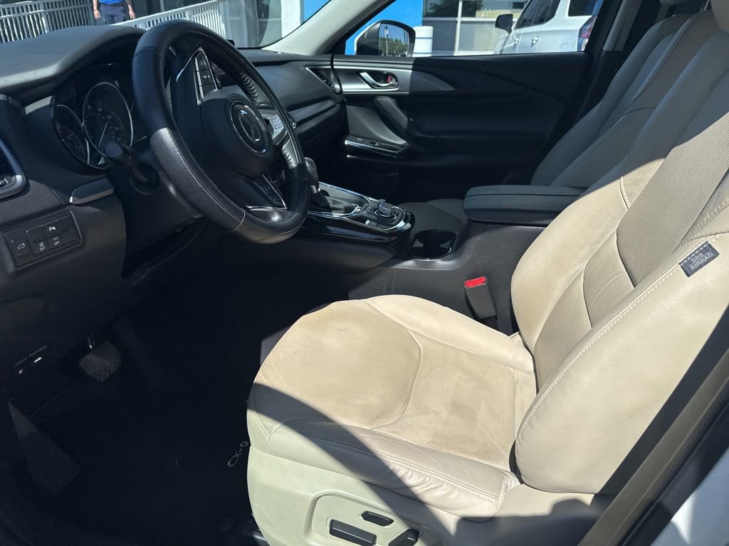 Used 2021 MAZDA CX-9 Touring w/ Touring Premium Package FWD image 4