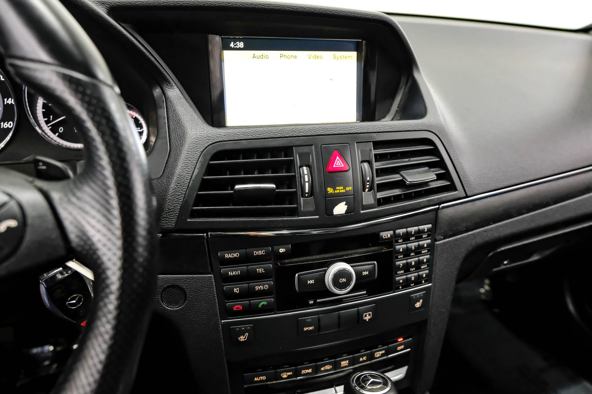 Used 2011 Mercedes-Benz E 550 Coupe image 28