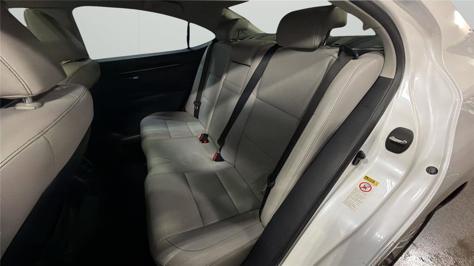 Used 2013 Lexus ES 350 w/ Luxury Pkg FWD image 11