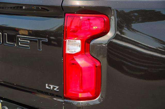 Used 2020 Chevrolet Silverado 2500 LTZ w/ LTZ Plus Package image 10