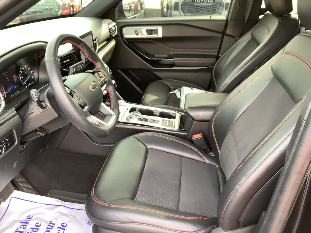 Used 2024 Ford Explorer ST-Line w/ Class IV Trailer Tow Package image 11