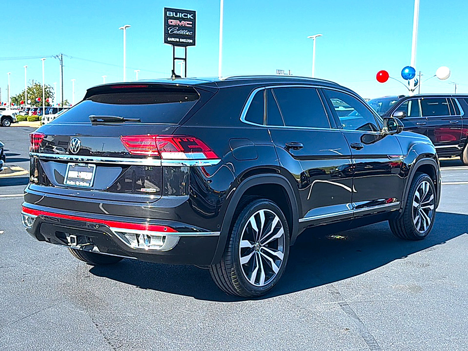 Used 2022 Volkswagen Atlas Cross Sport SEL Premium R-Line w/ Cross Sport MDO Package AWD/4WD image 8