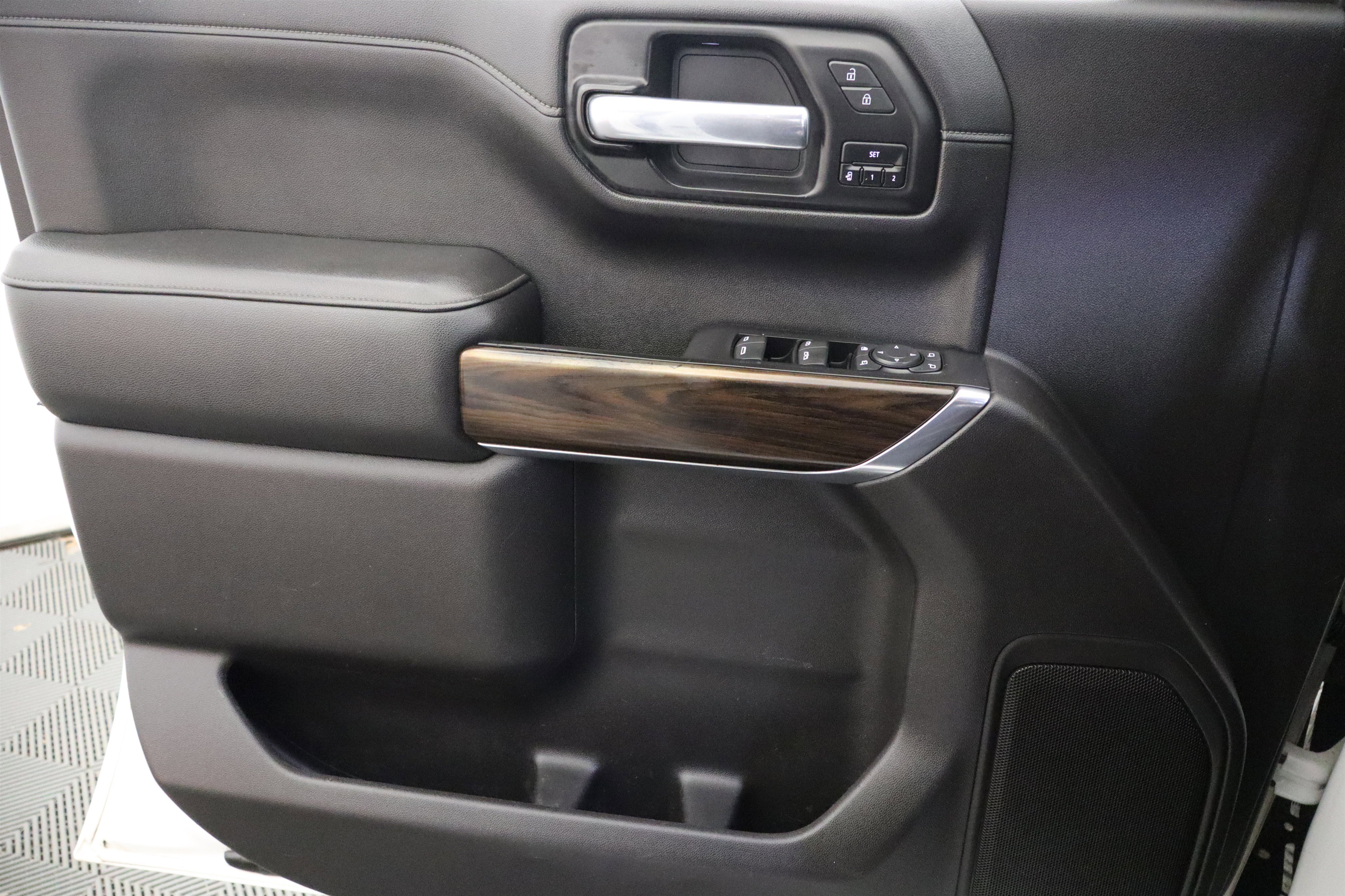 Used 2021 GMC Sierra 1500 SLT image 34