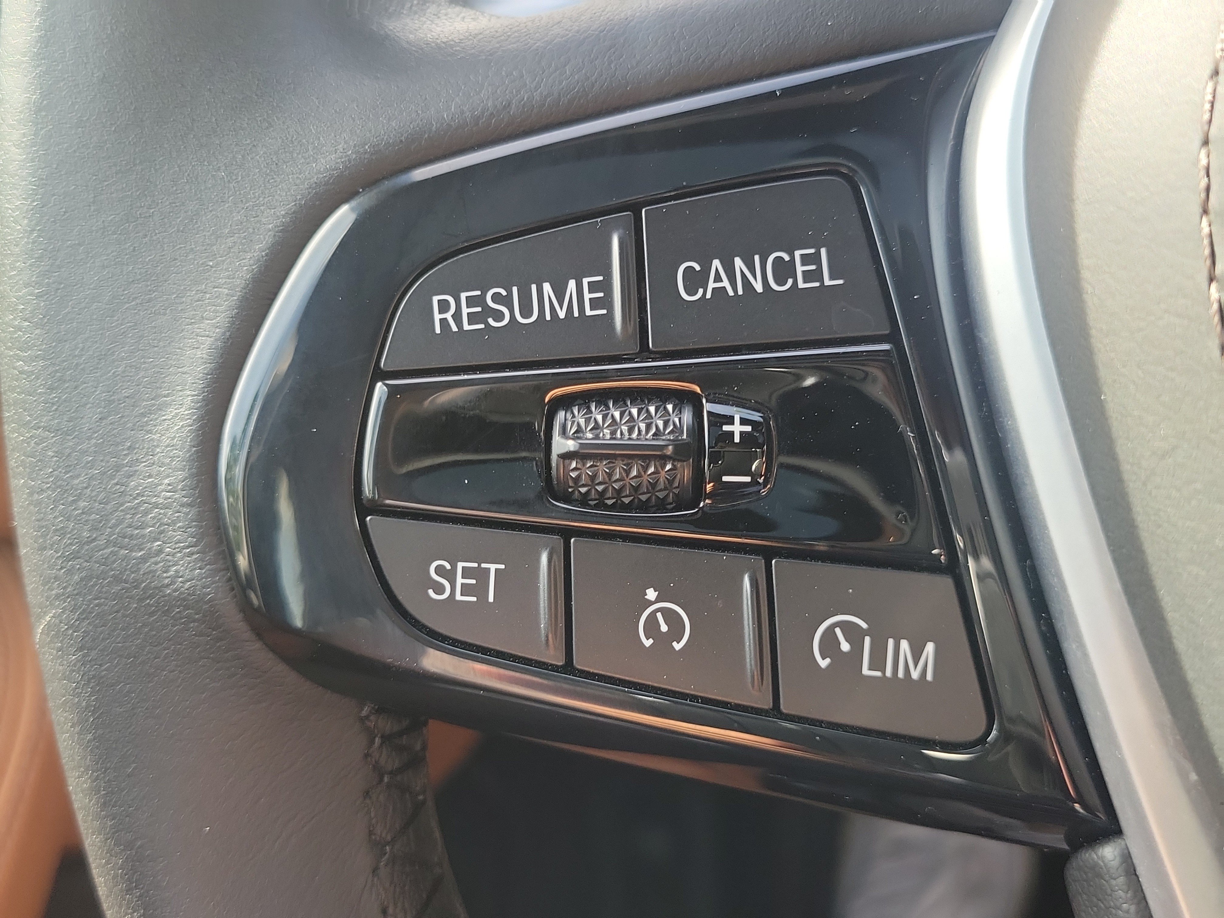 Used 2023 BMW 540i w/ Executive Package RWD image 25