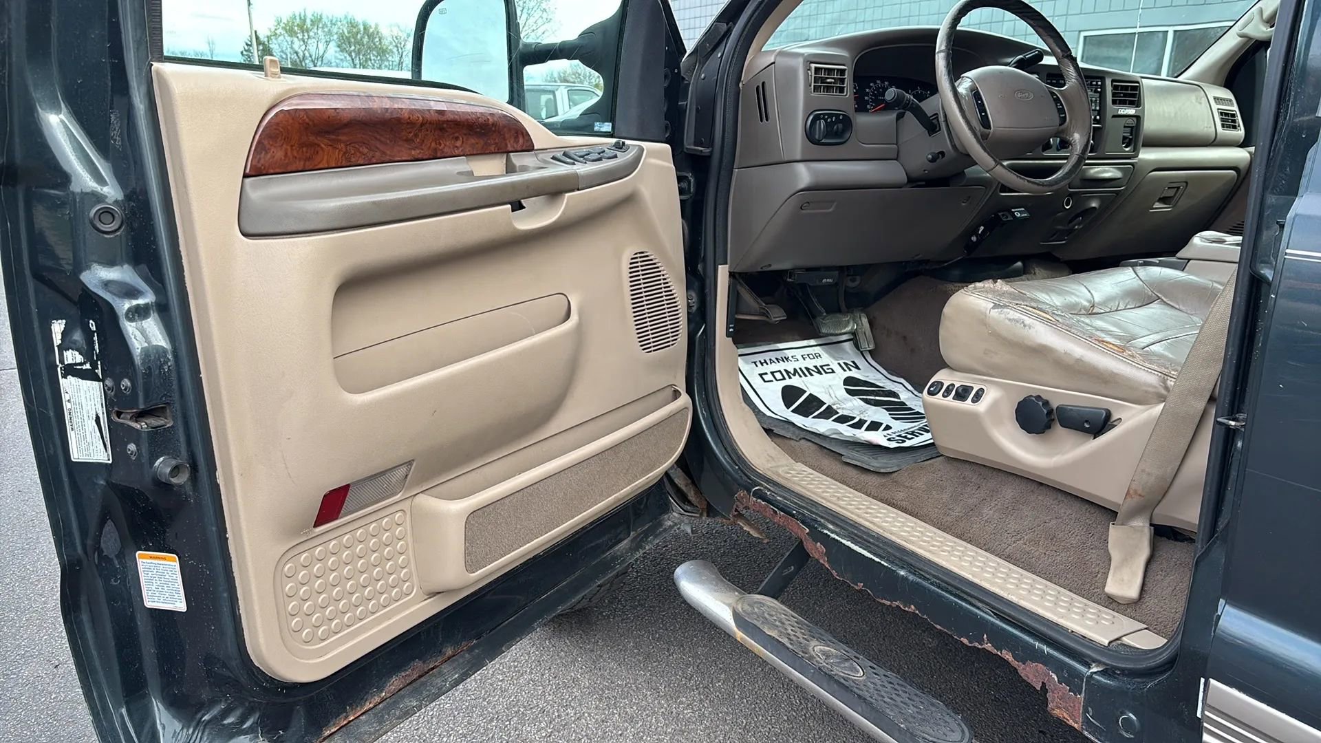 Used 2001 Ford Excursion Limited image 9