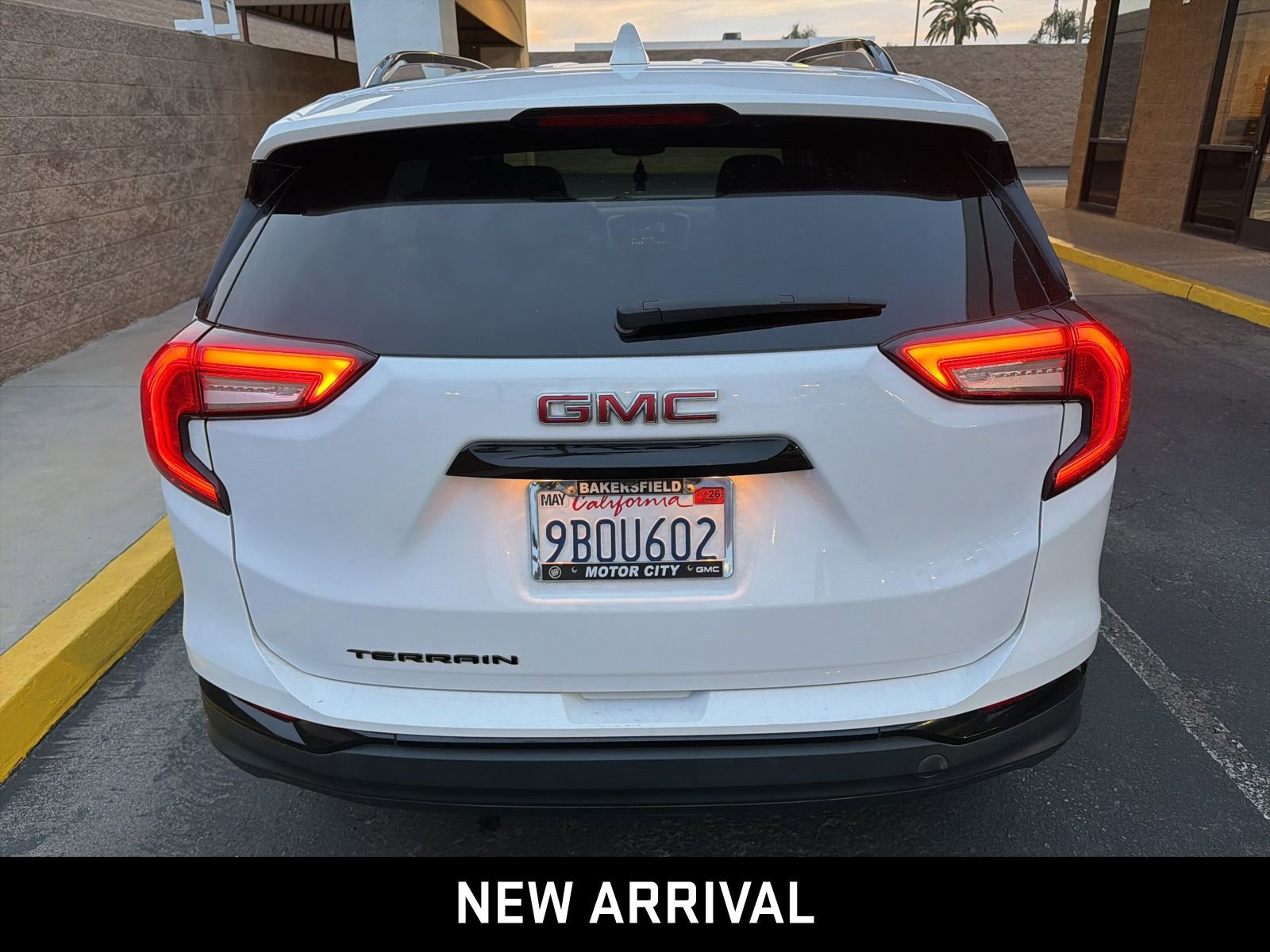 Certified 2022 GMC Terrain SLE w/ Driver Convenience Package image 7