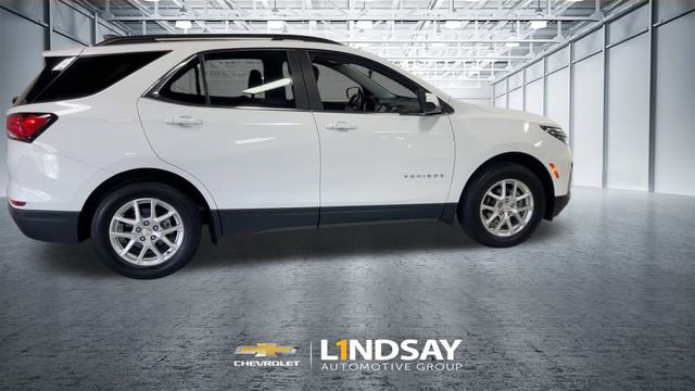 Used 2022 Chevrolet Equinox LT image 2