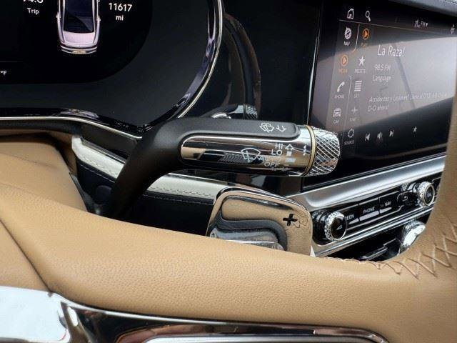 Used 2023 Bentley Flying Spur W12 AWD/4WD image 25