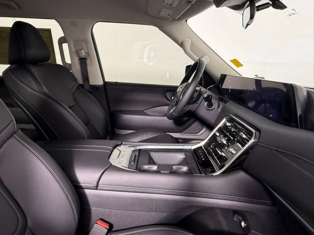 Used 2025 Nissan Armada SV RWD image 49