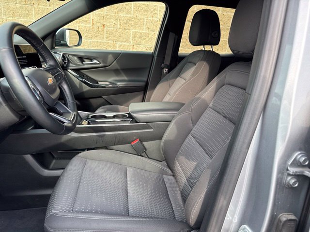 Used 2025 Chevrolet Equinox LT AWD/4WD image 16