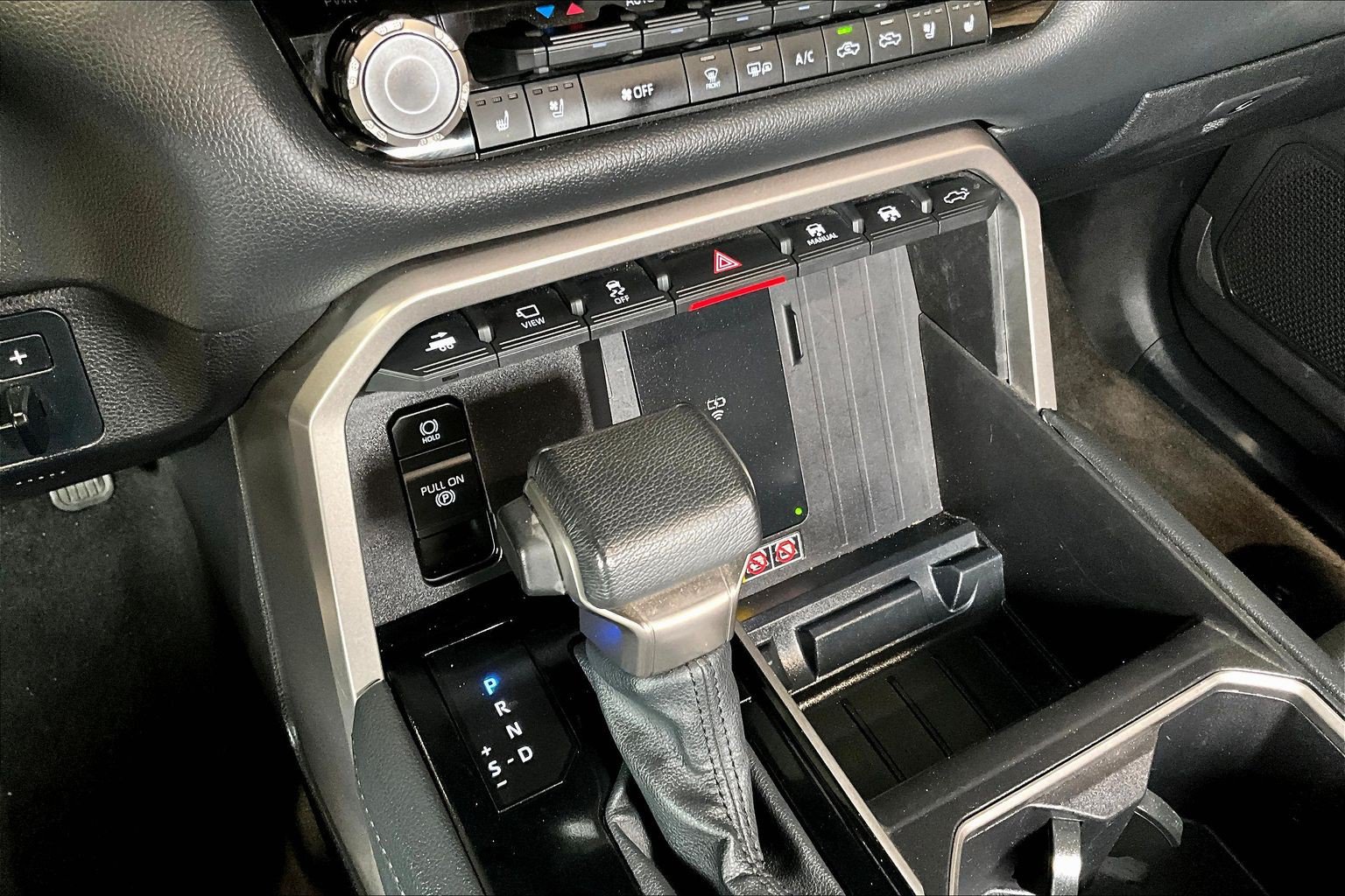 Used 2025 Toyota Tundra Limited AWD/4WD image 16