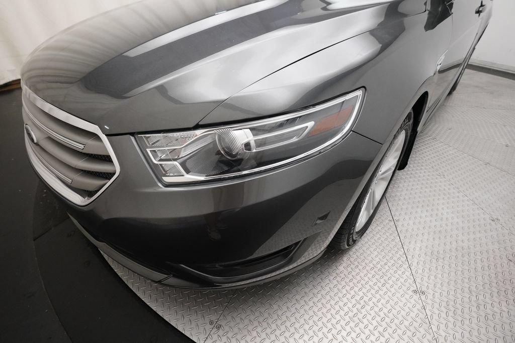 Used 2018 Ford Taurus SEL FWD image 24