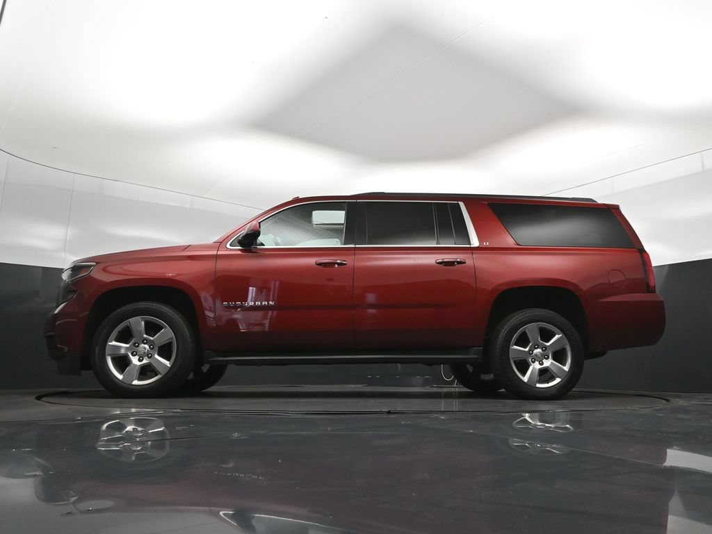 Used 2020 Chevrolet Suburban LT w/ Luxury Package RWD image 39