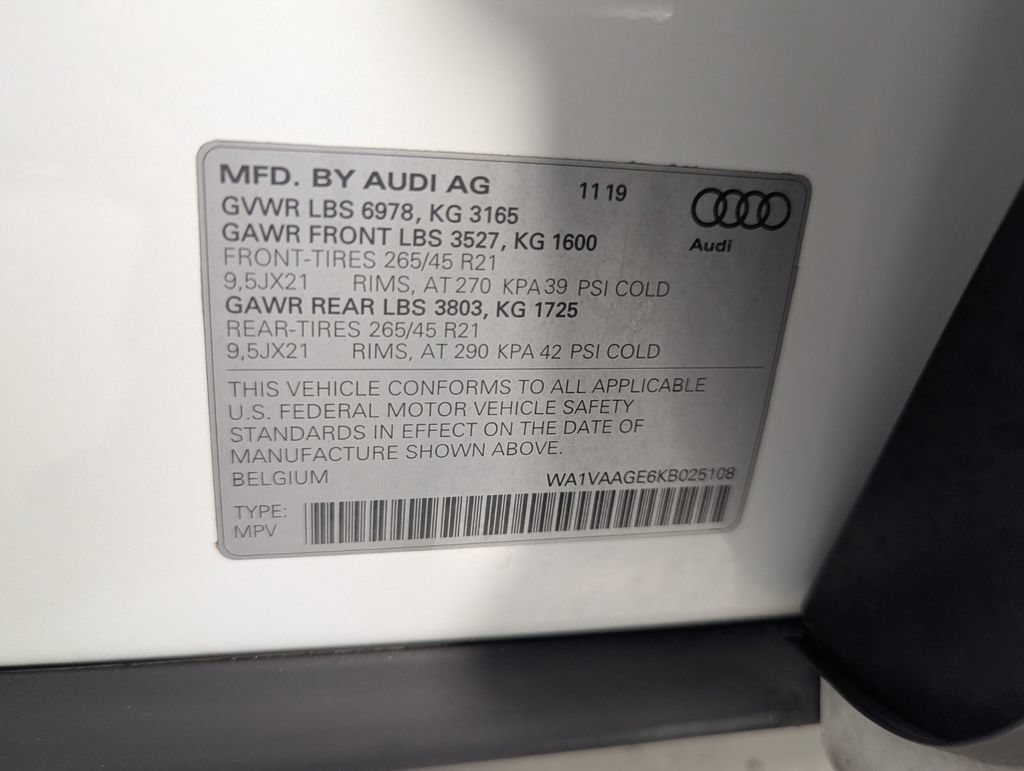 Used 2019 Audi e-tron Prestige w/ Prestige Package AWD/4WD image 31