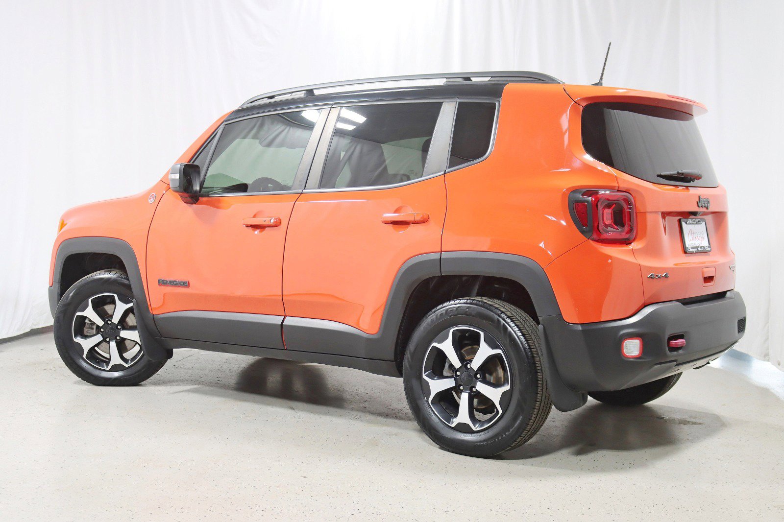 Used 2019 Jeep Renegade Trailhawk AWD/4WD image 9