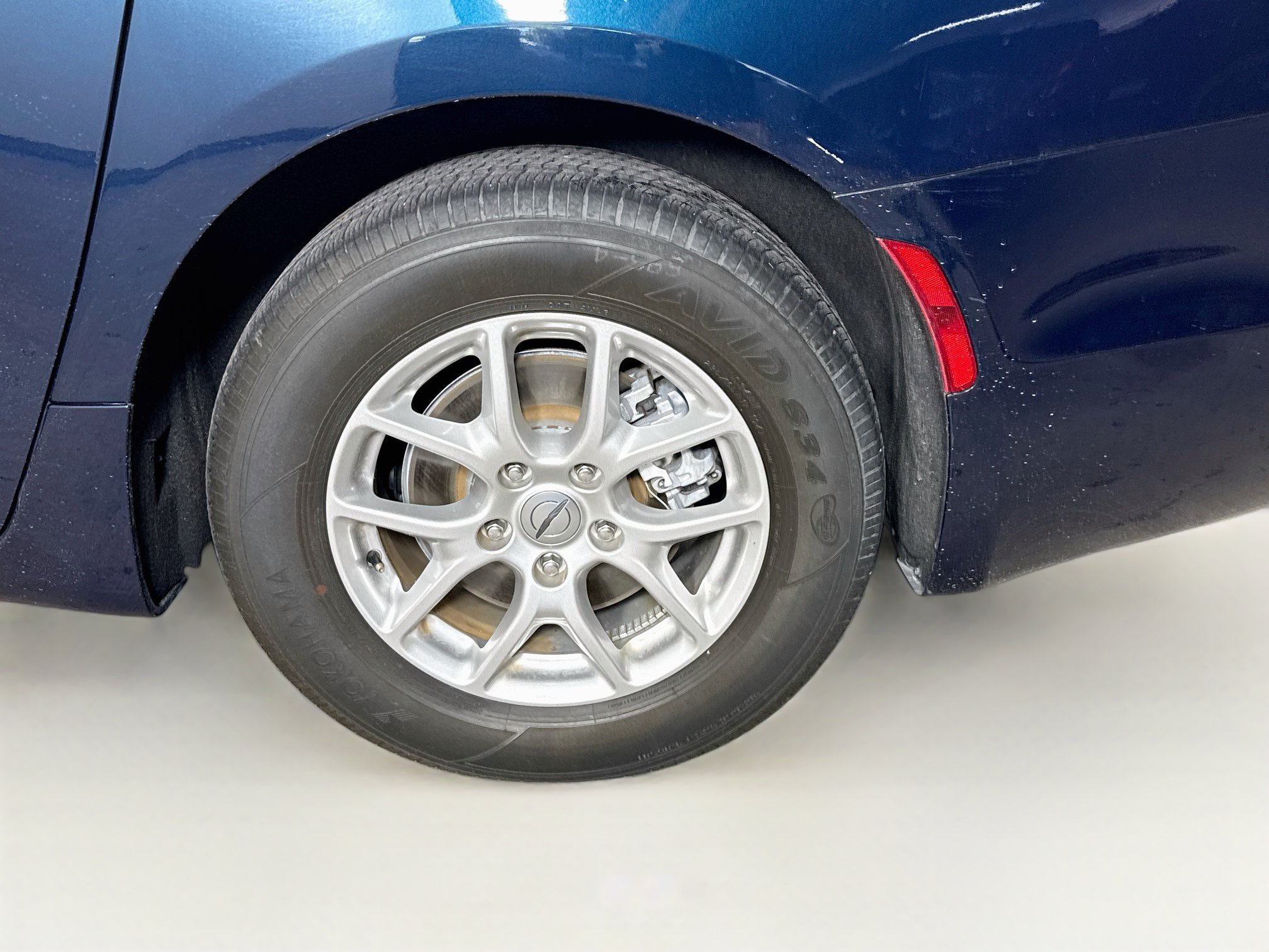 Used 2024 Chrysler Pacifica Touring FWD image 37