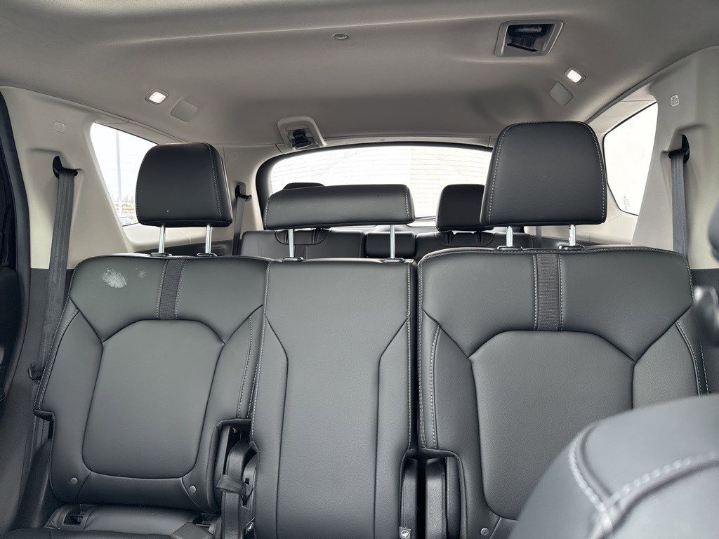 Certified 2025 Honda Pilot Touring image 11