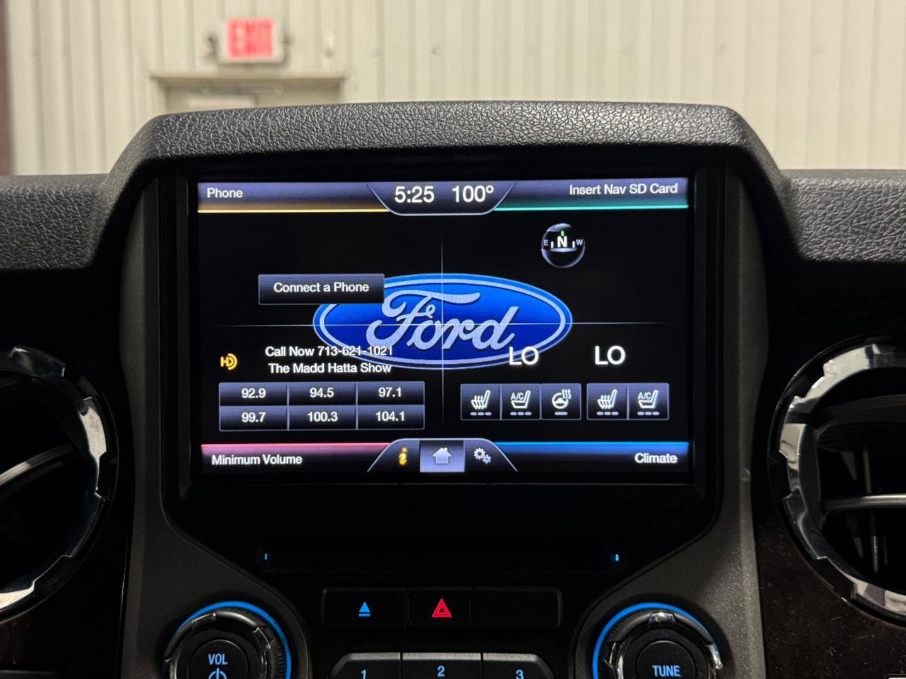 Used 2014 Ford F250 Platinum w/ FX4 Off-Road Package AWD/4WD image 8