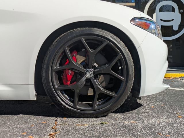 Used 2021 Alfa Romeo Giulia Ti w/ Nero Edizione image 33