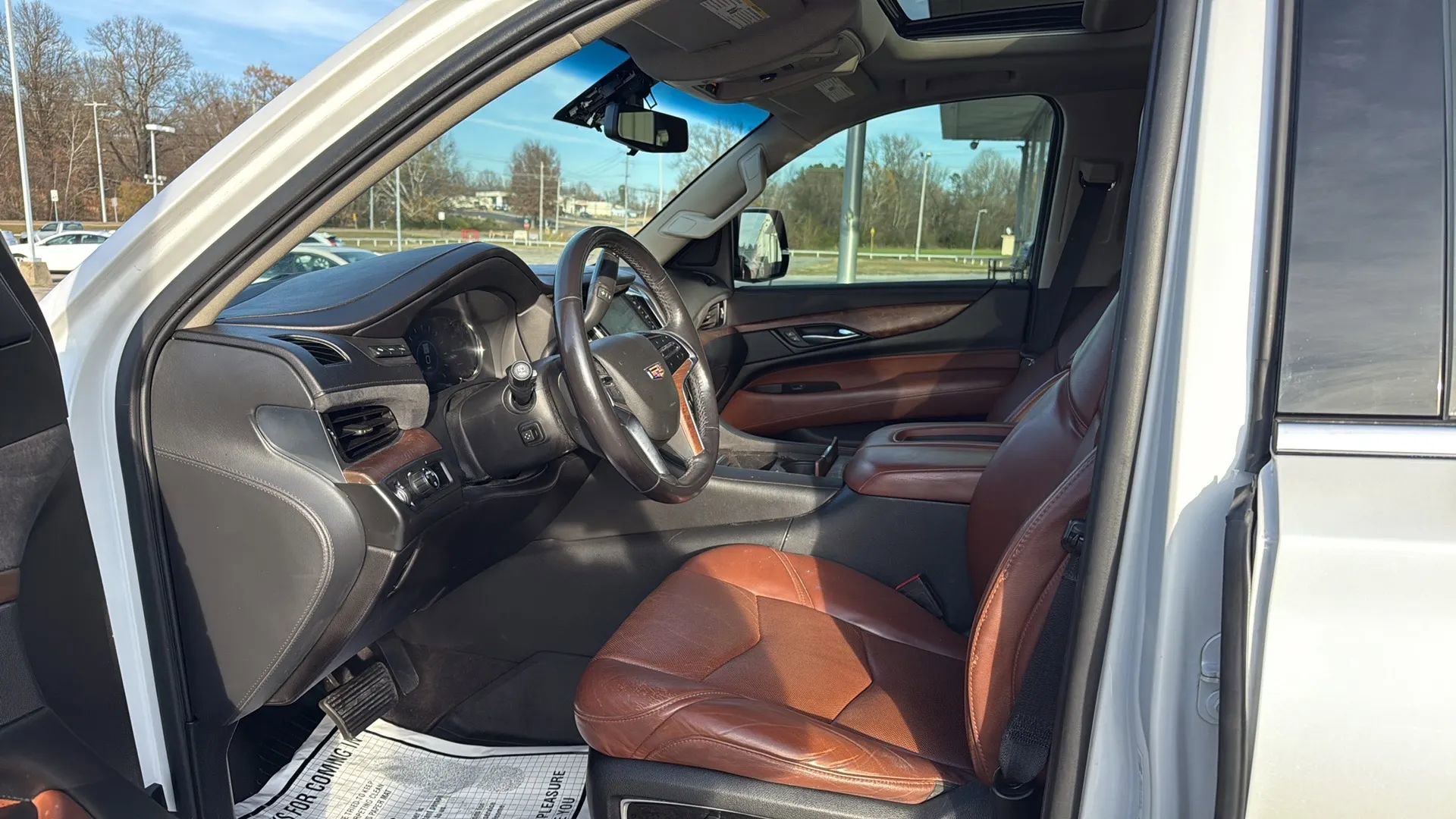 Used 2020 Cadillac Escalade Premium Luxury image 18