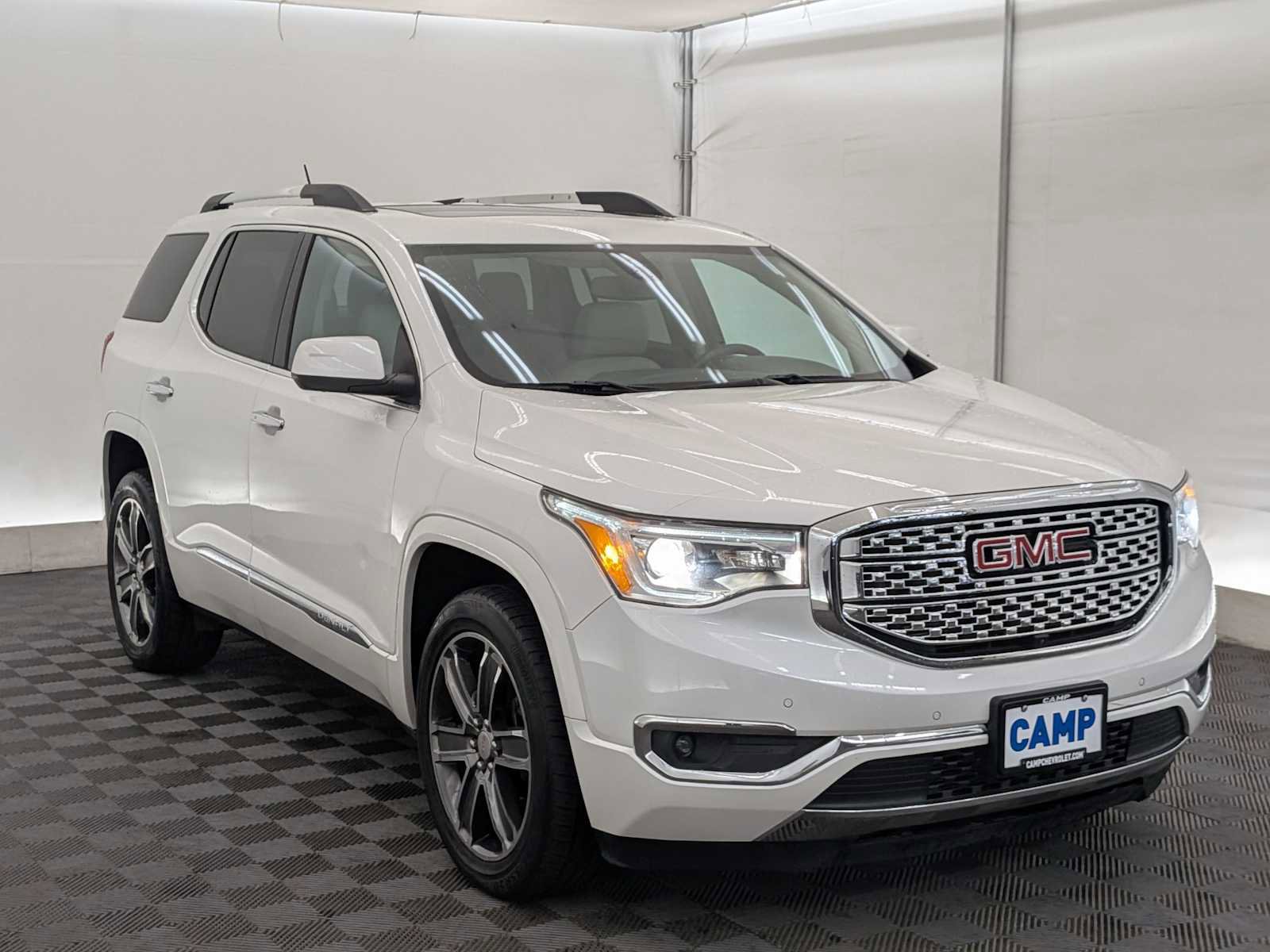 Used 2017 GMC Acadia Denali w/ Technology Package image 8