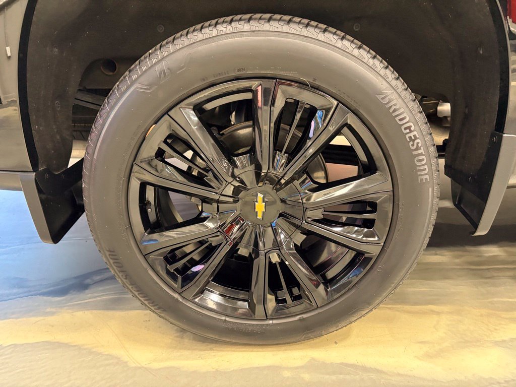 Used 2024 Chevrolet Silverado 1500 High Country AWD/4WD image 30