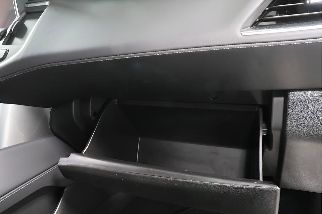 Used 2024 Chevrolet Suburban LT AWD/4WD image 36