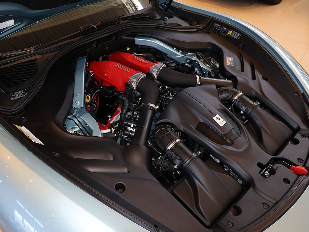 Certified 2024 Ferrari Roma Spider RWD image 82