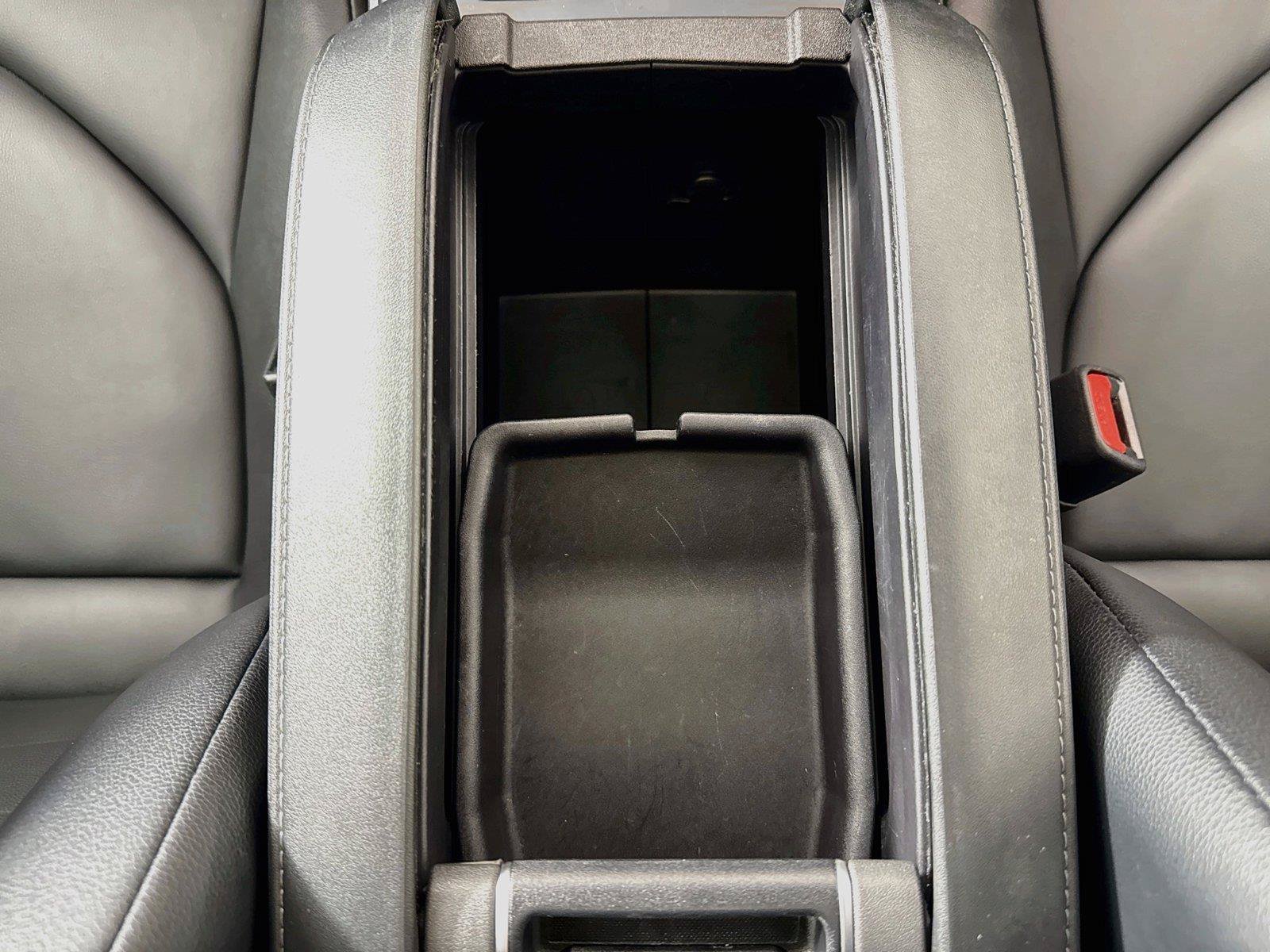 Certified 2025 Toyota Highlander XLE FWD image 34