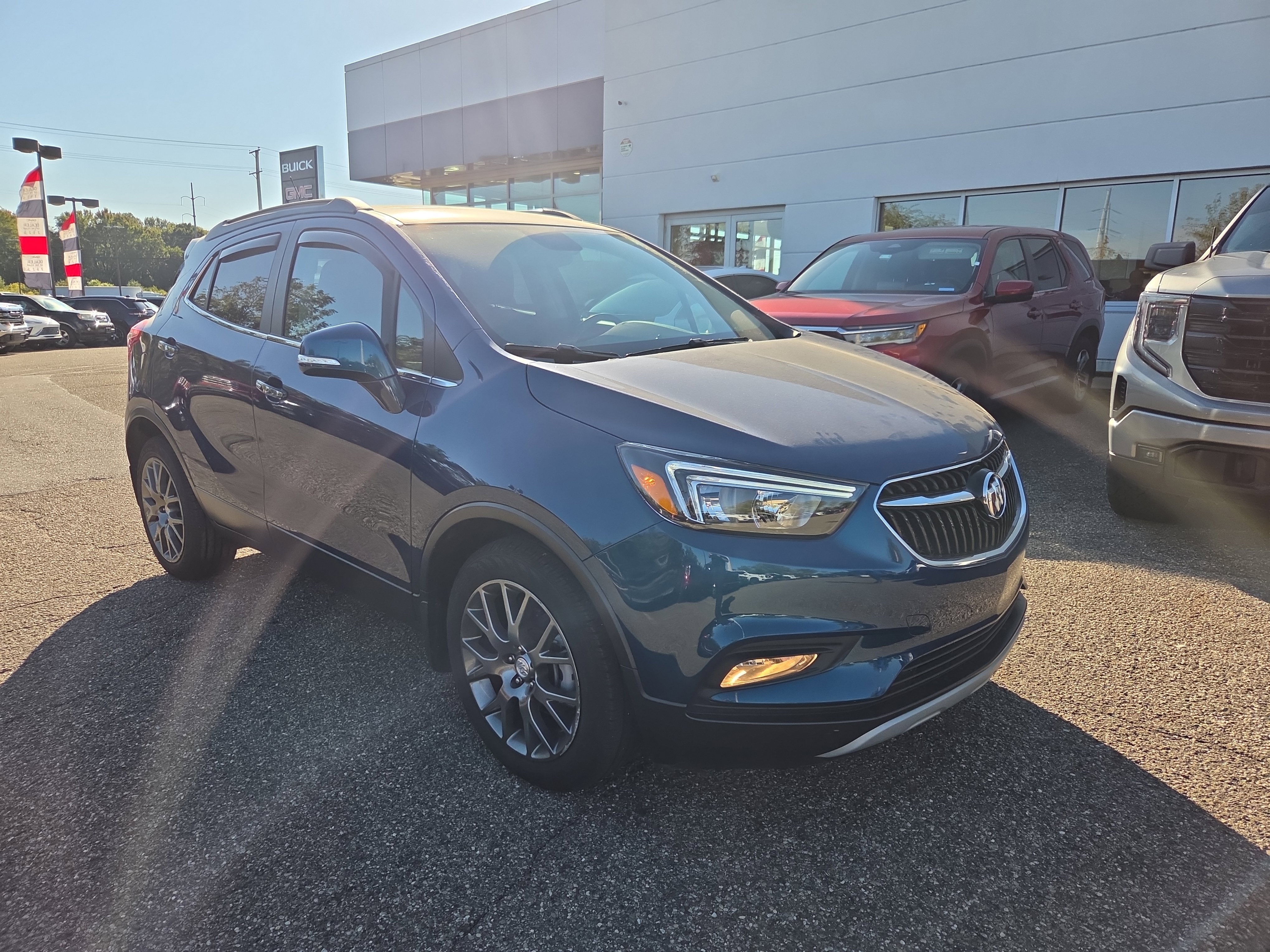 Used 2019 Buick Encore Sport Touring FWD image 3