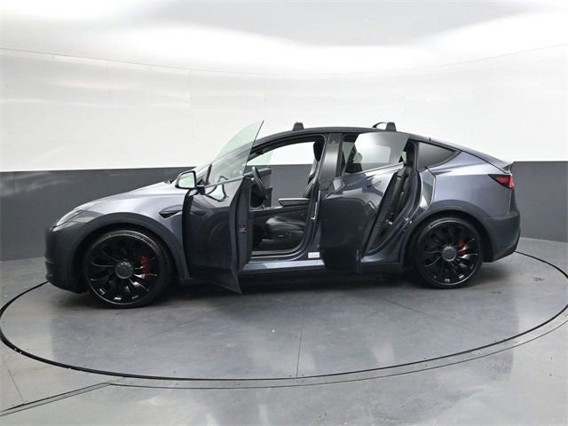 Used 2021 Tesla Model Y Performance image 38