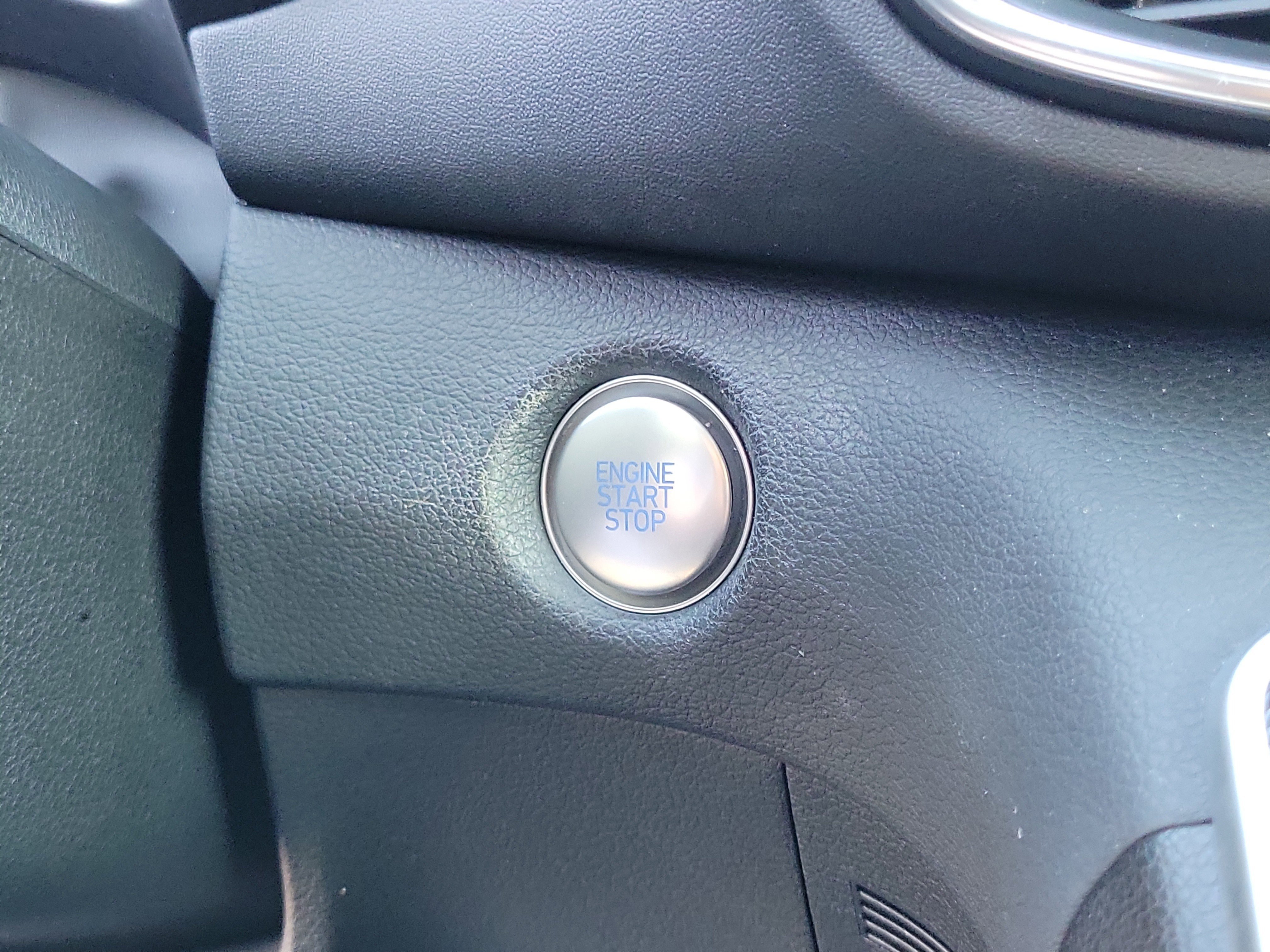 Used 2022 Hyundai Santa Fe SEL w/ Cargo Package image 28