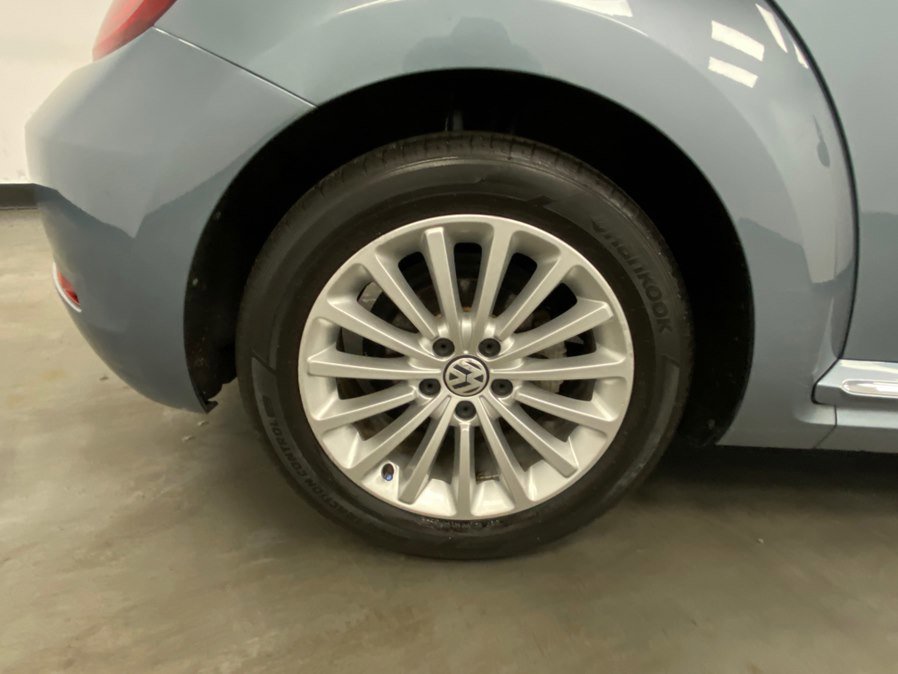 Used 2019 Volkswagen Beetle 2.0T SE FWD image 26