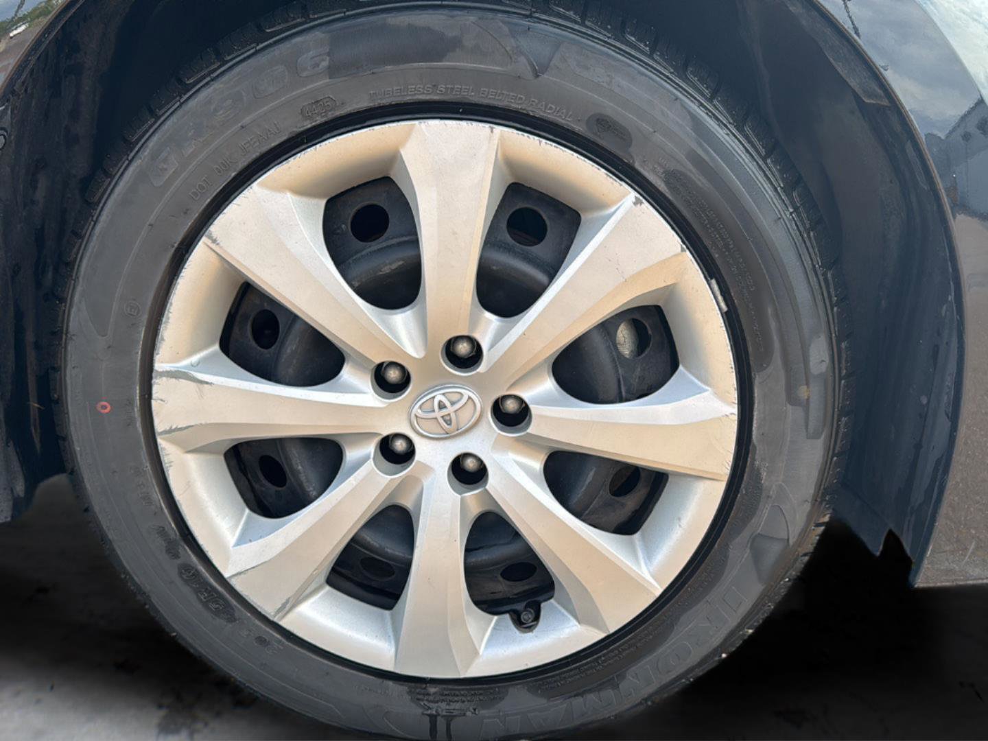 Used 2023 Toyota Corolla LE FWD image 27