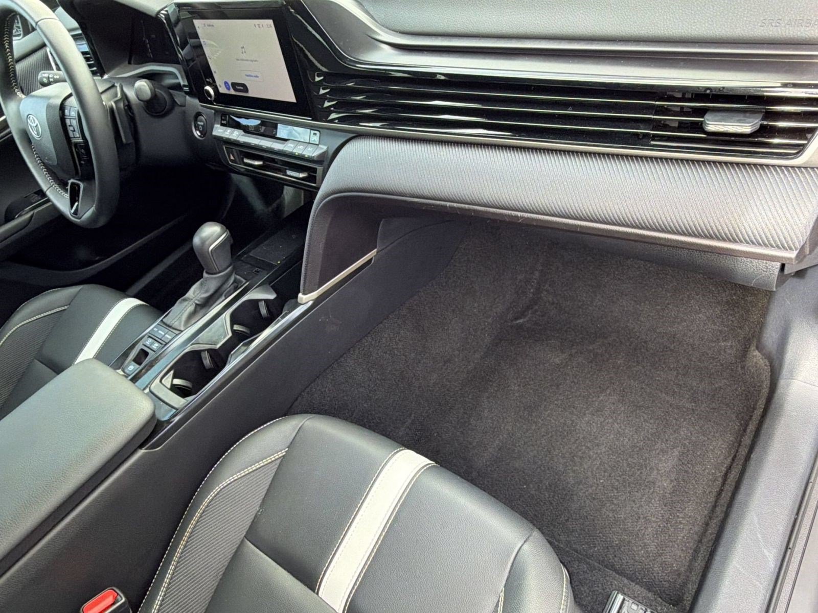 Used 2025 Toyota Camry SE FWD image 35
