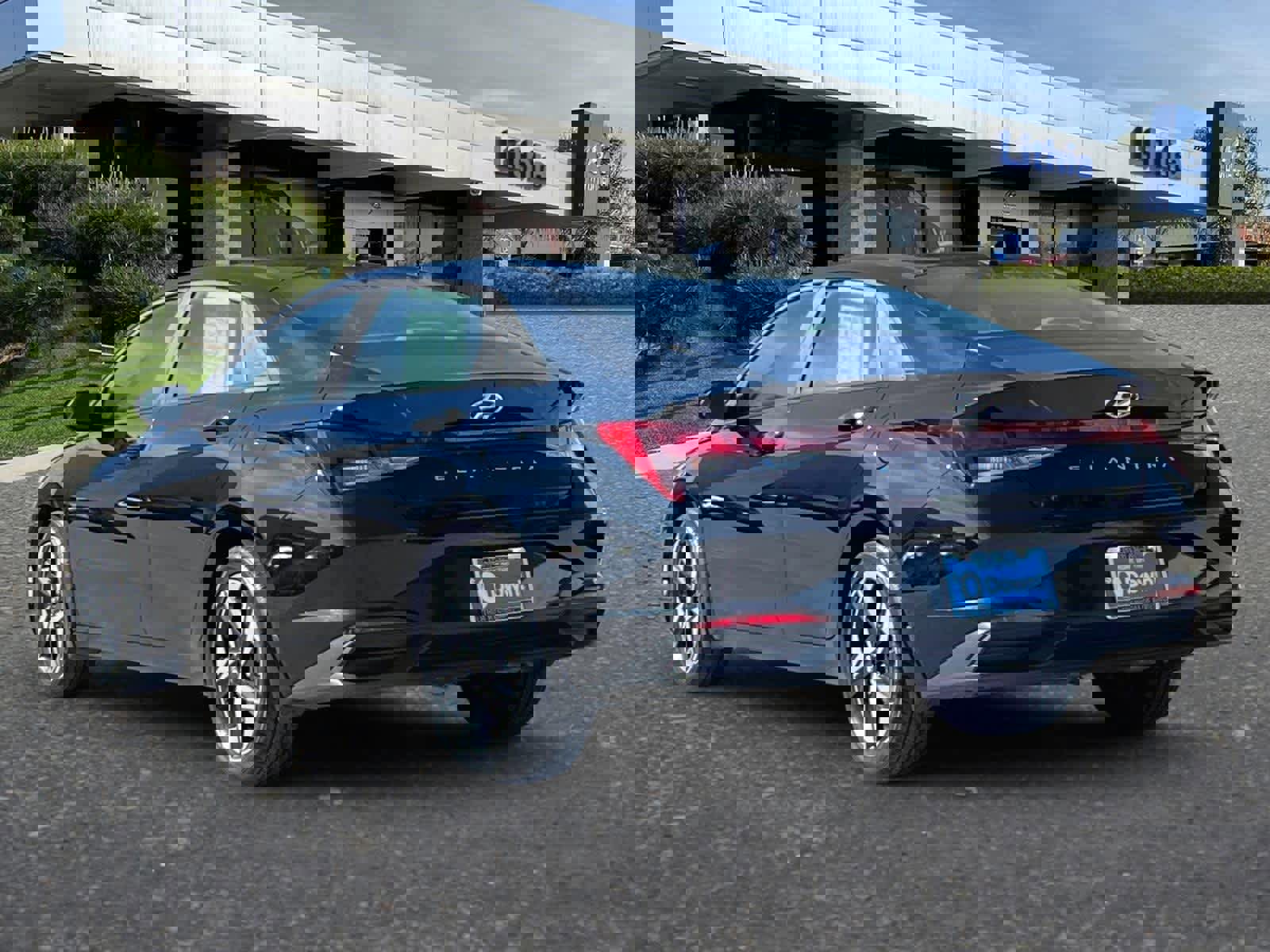 Certified 2023 Hyundai Elantra SEL w/ Convenience Package image 7