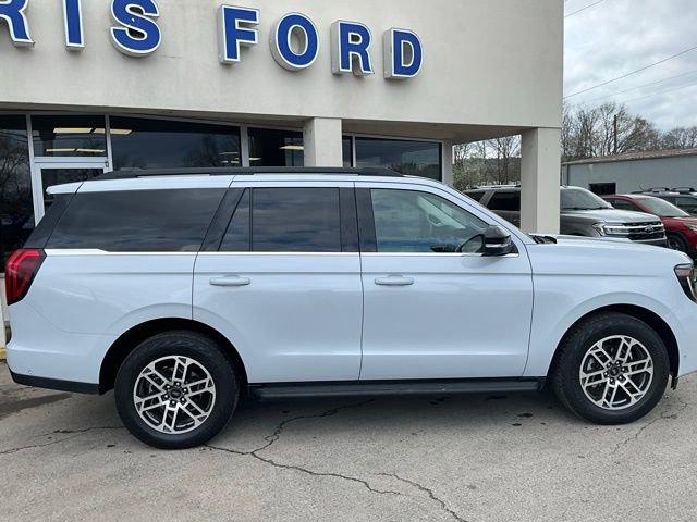 Used 2025 Ford Expedition Active image 3