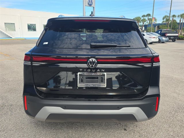 Used 2025 Volkswagen Tiguan S w/ 18" Wheel Package FWD image 4