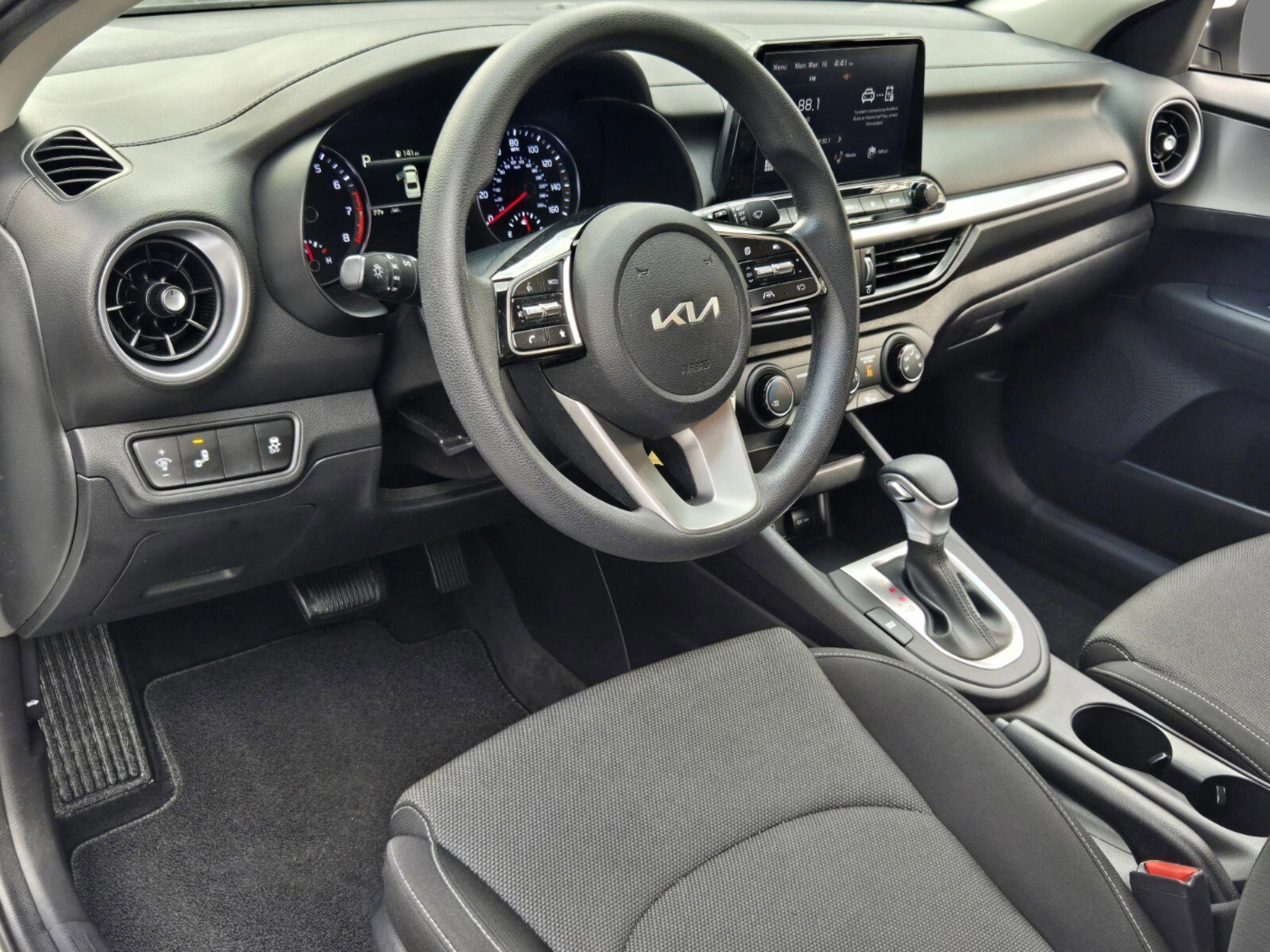 Used 2023 Kia Forte LXS w/ LXS Technology Package image 31