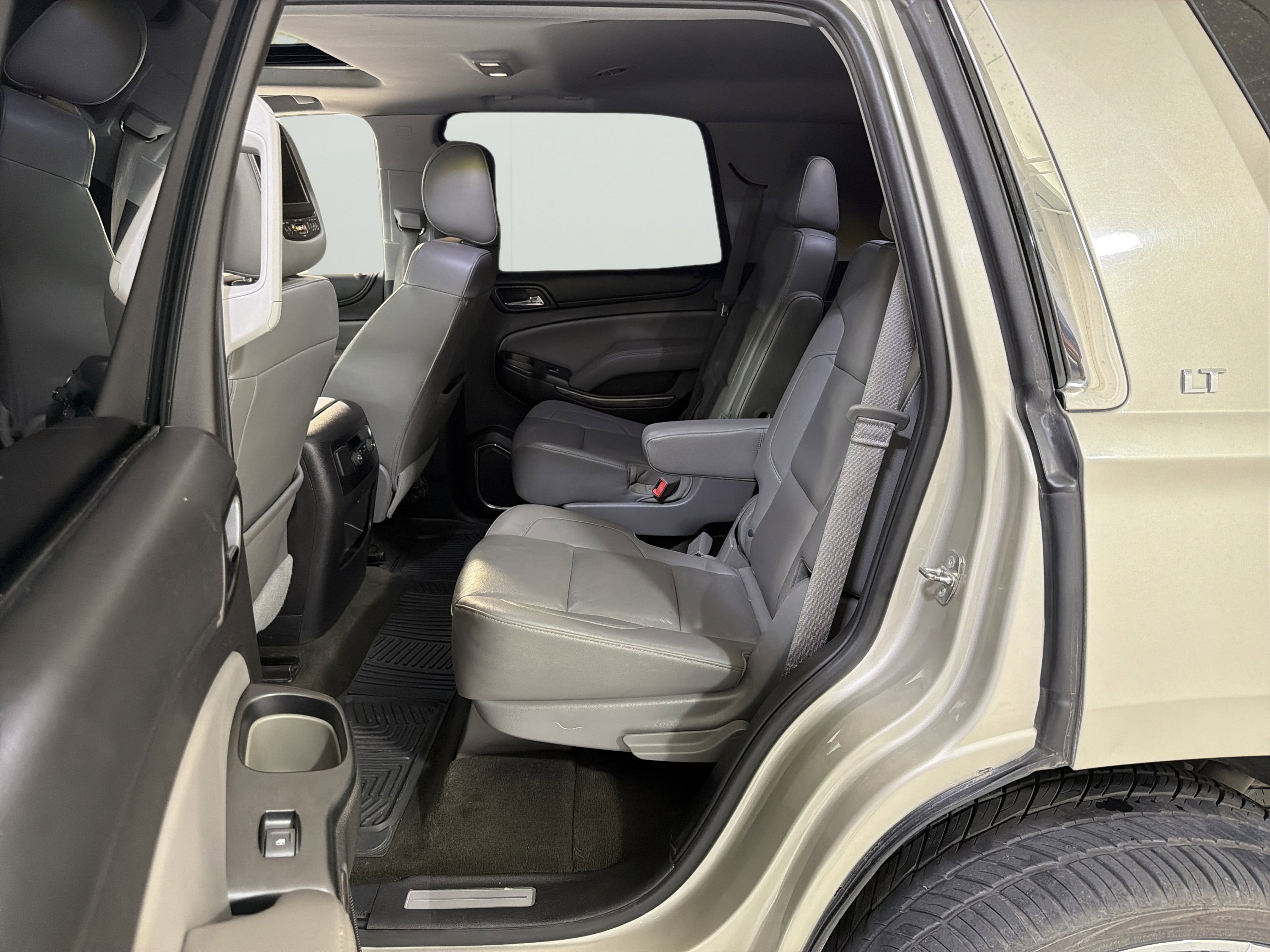 Used 2016 Chevrolet Tahoe LT RWD image 12