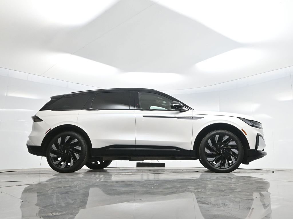 Used 2025 Lincoln Nautilus Reserve w/ Jet Appearance Package image 52