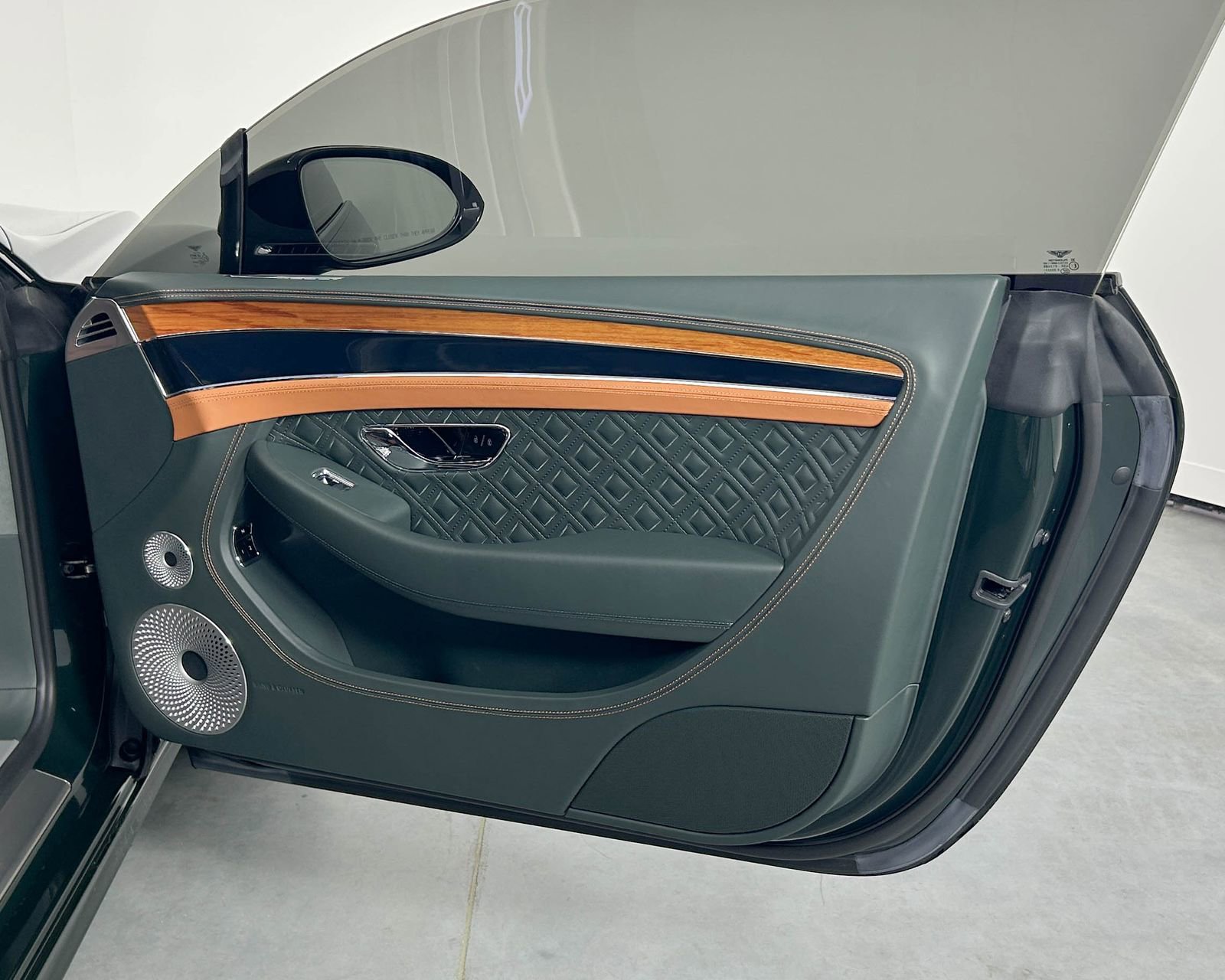 Used 2024 Bentley Continental GT V8 image 34