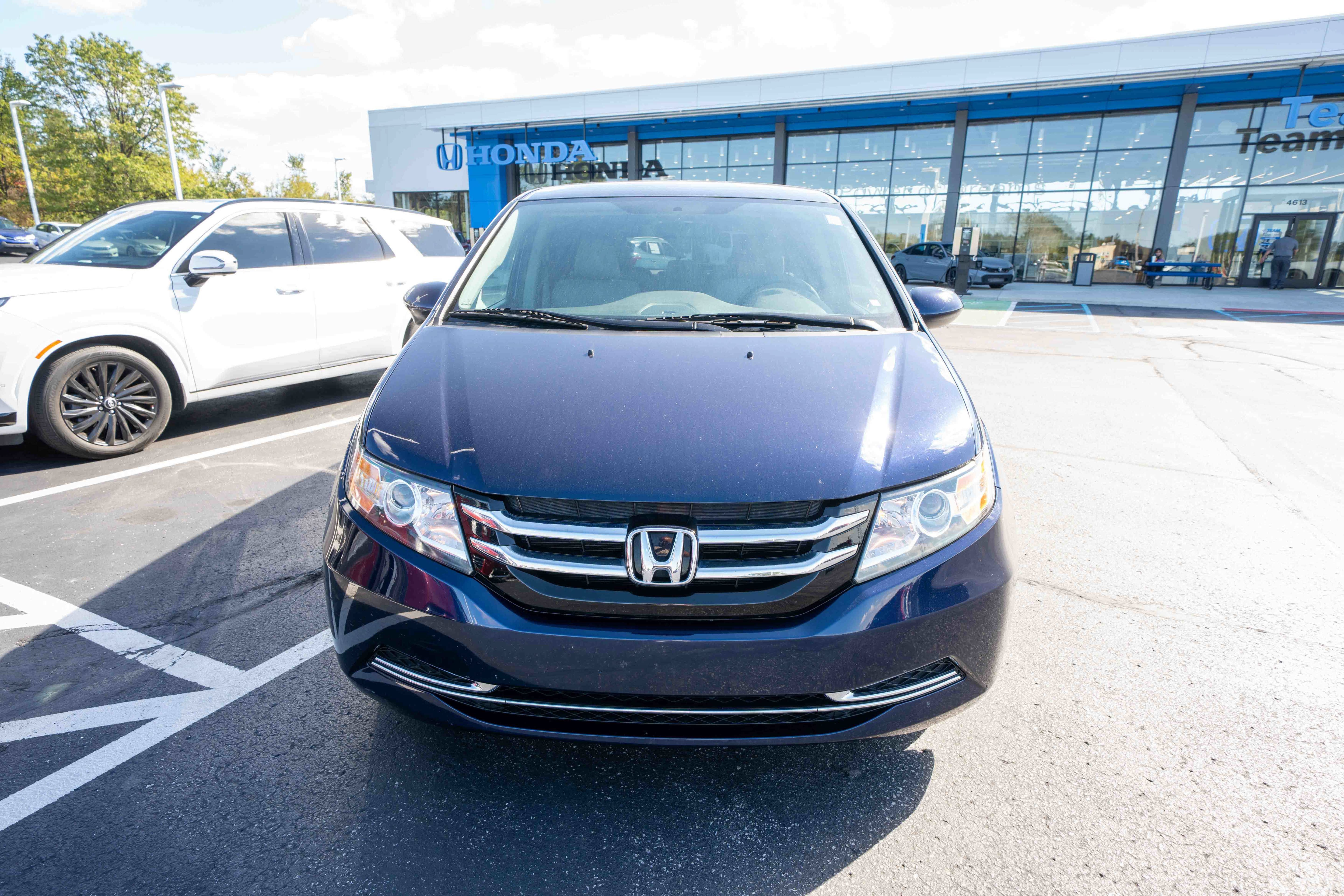 Used 2014 Honda Odyssey EX image 2