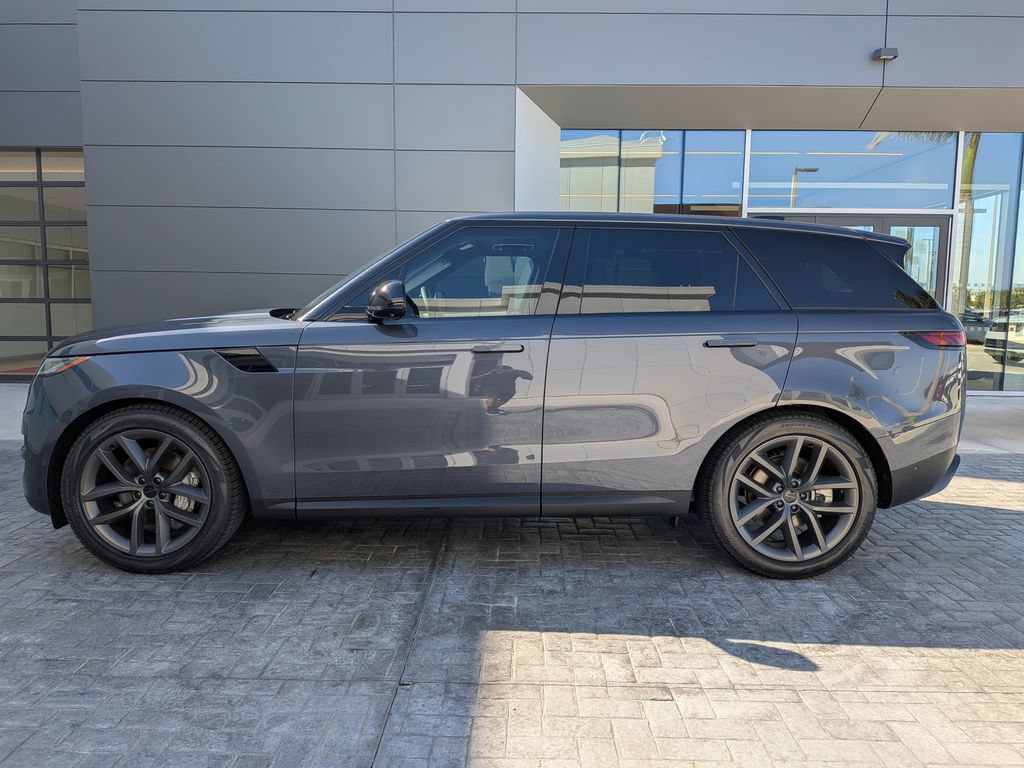New 2026 Land Rover Range Rover Sport SE AWD/4WD image 3
