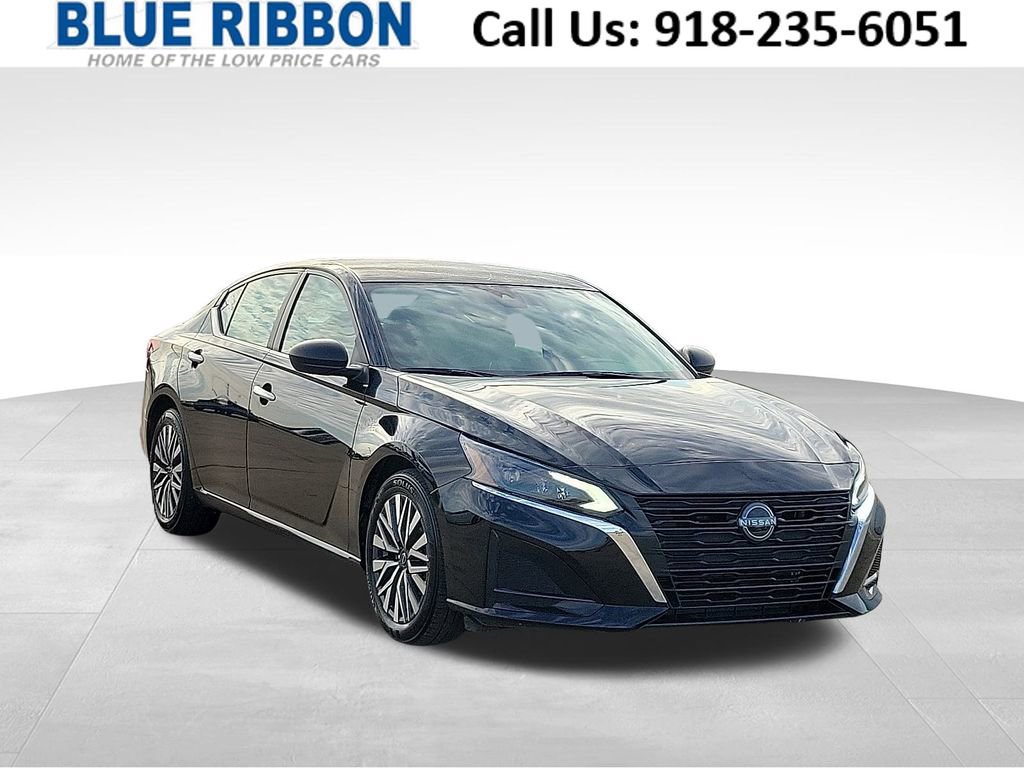 Used 2024 Nissan Altima 2.5 SV